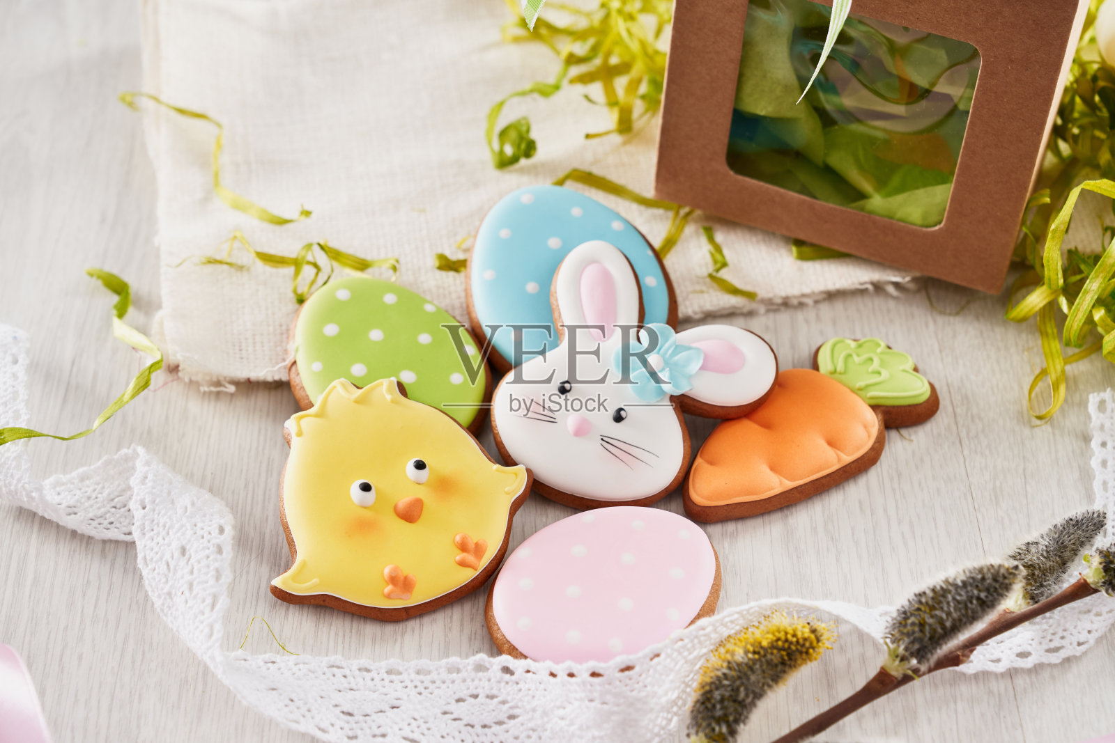 复活节背景用各种颜色的姜饼照片摄影图片