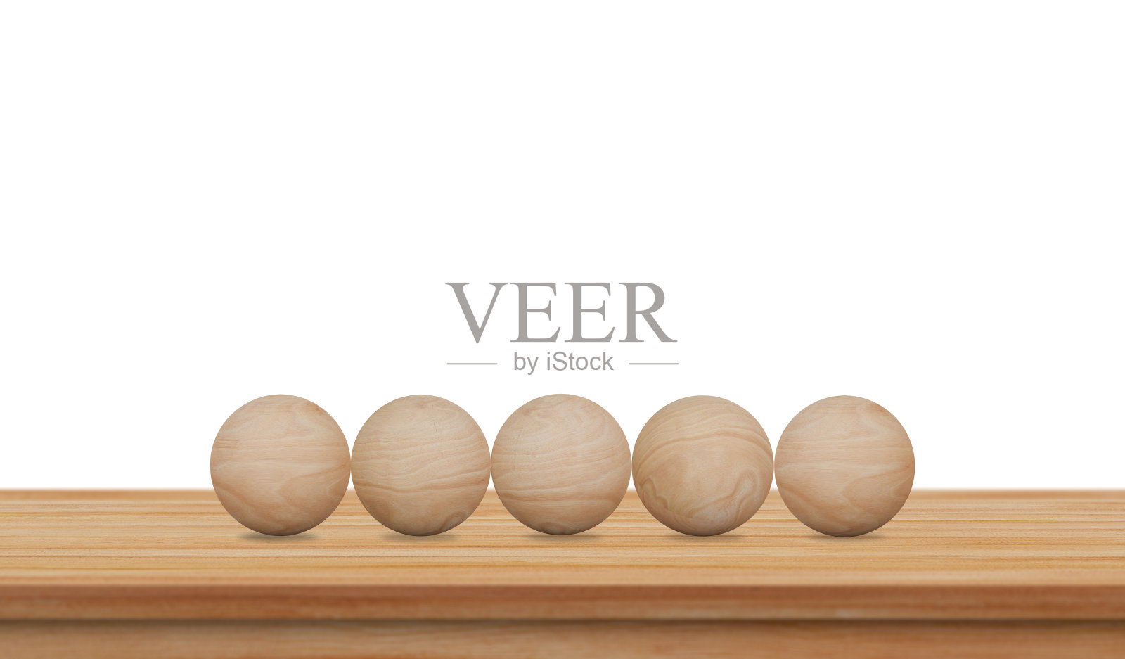 空木球在木桌子上的白色背景为您的创意。照片摄影图片