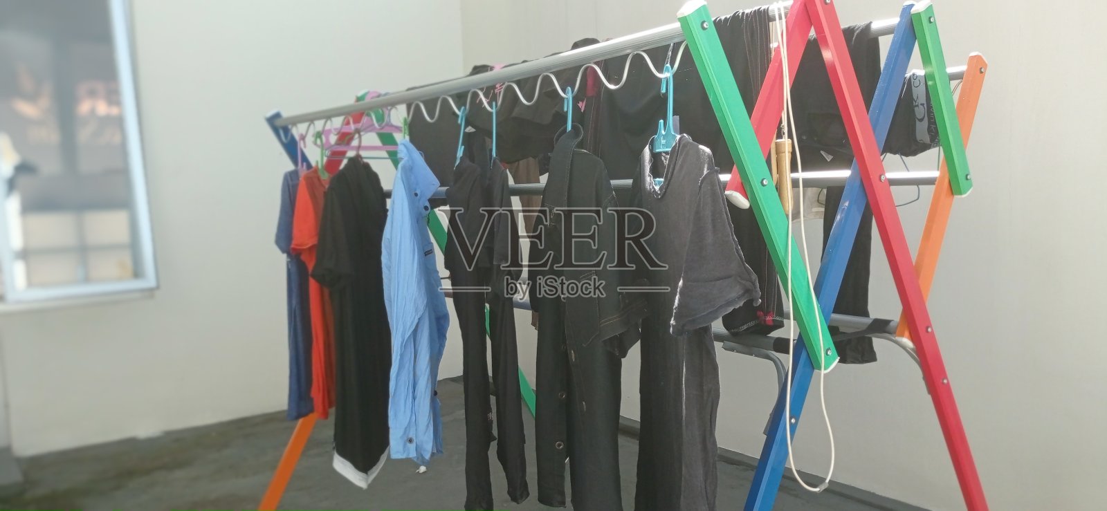 晾衣绳照片摄影图片