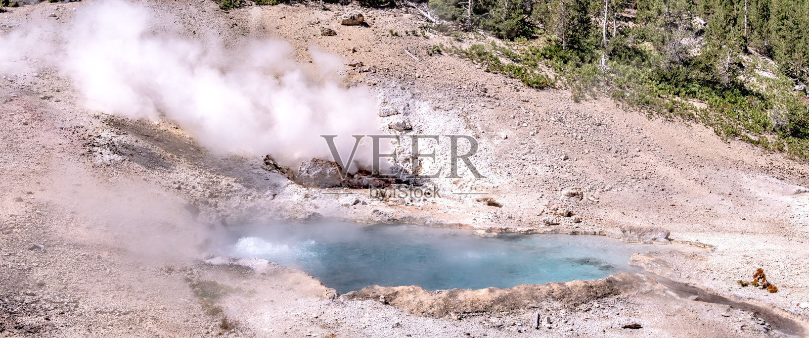 怀俄明州黄石的猛犸泉水景色照片摄影图片