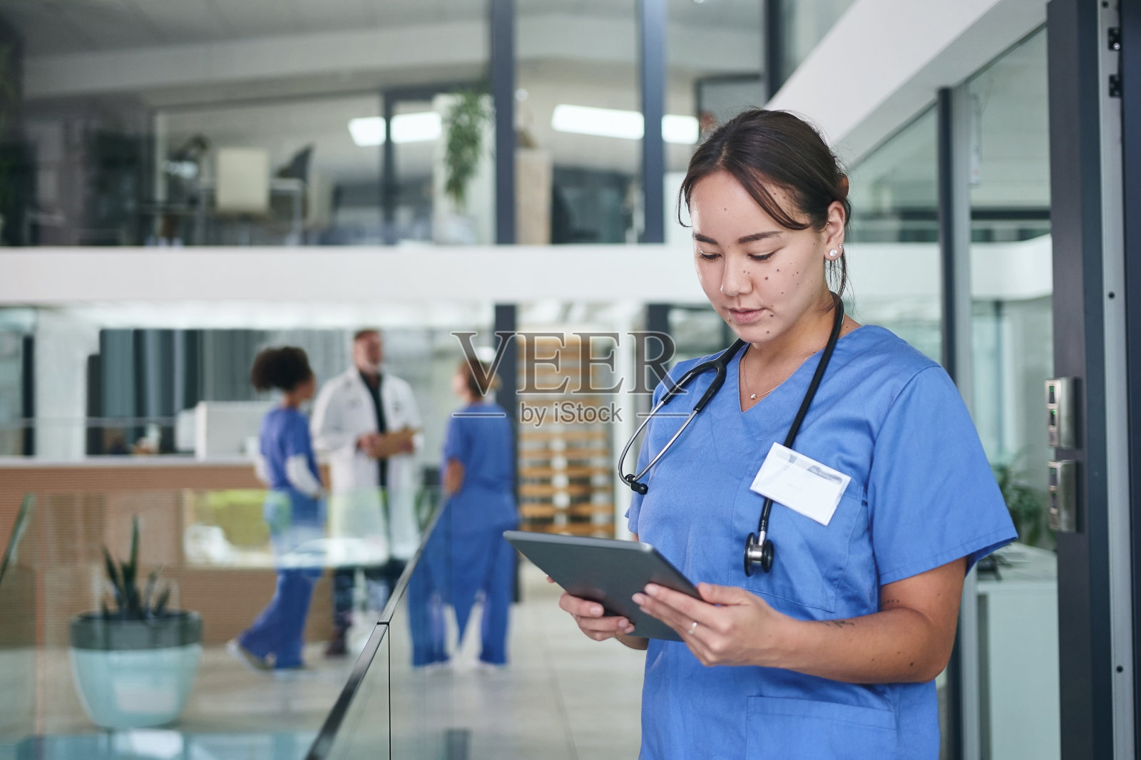 多亏了科技,我从来不会错过医学报告照片摄影图片