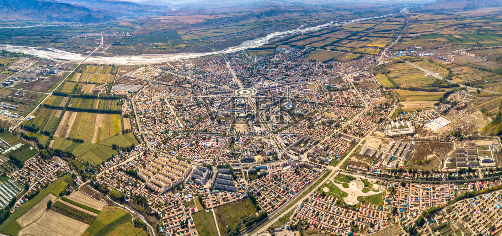 中国新疆的地貌风景画照片摄影图片