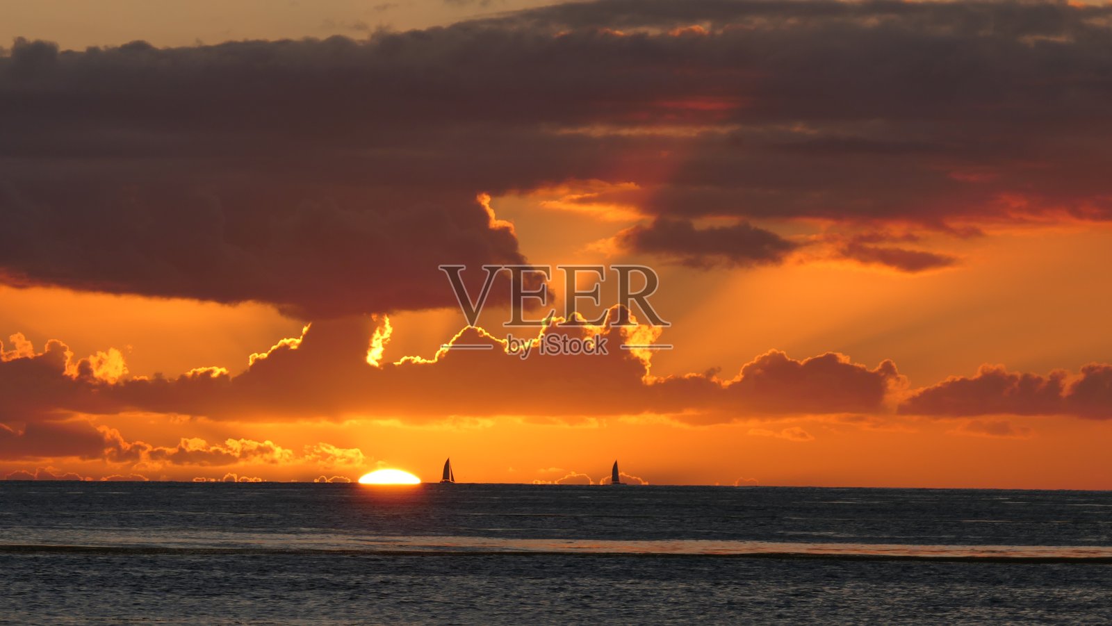 圣文森特和格林纳丁斯的日落照片摄影图片