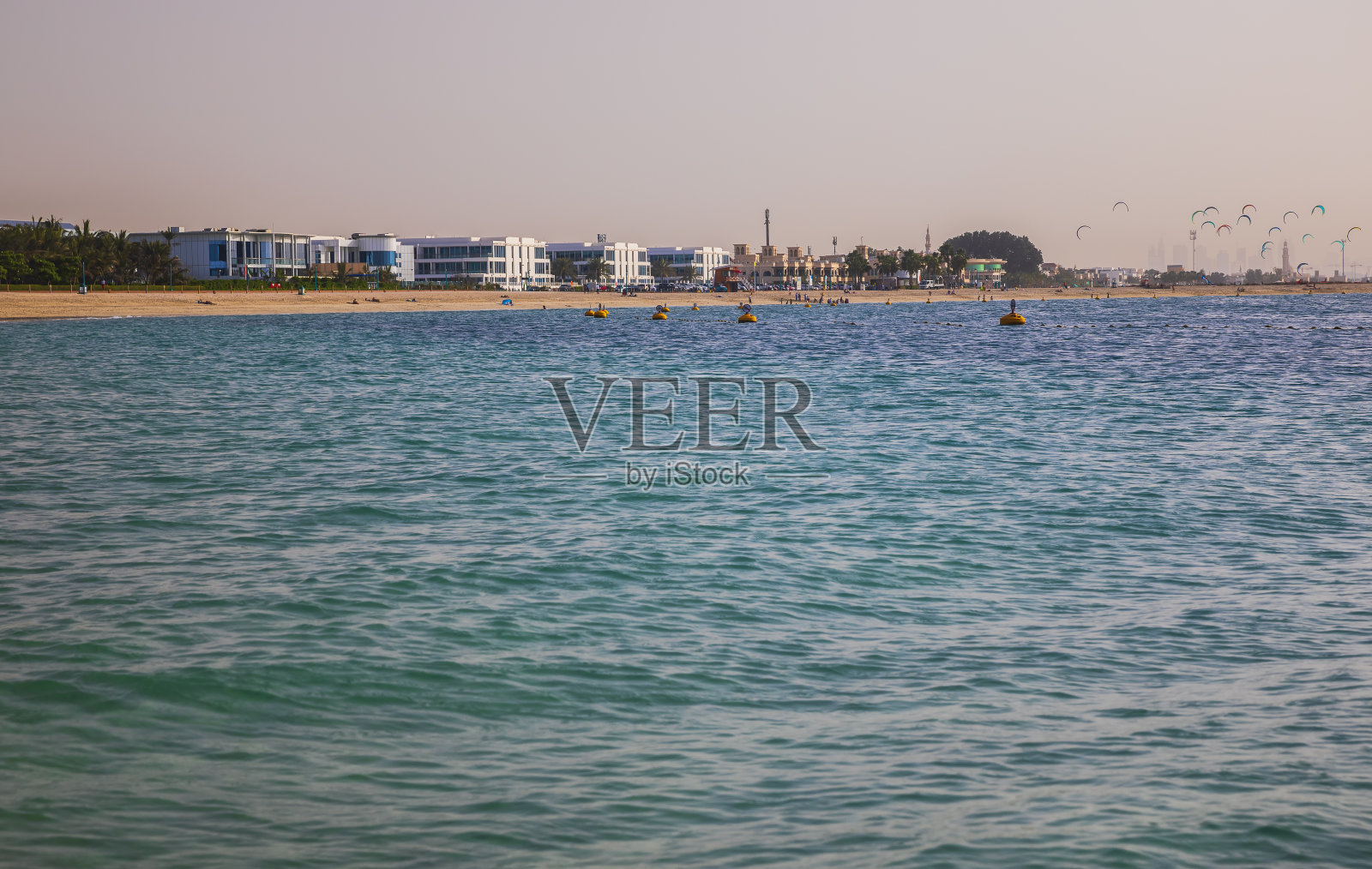 迪拜海滩一景照片摄影图片