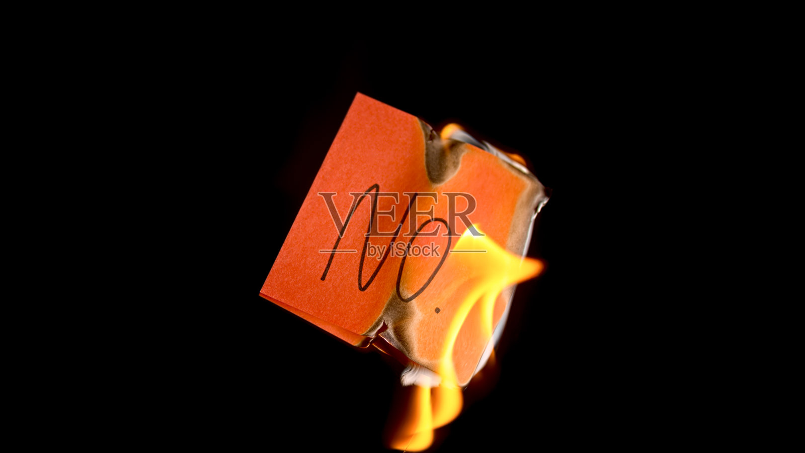 红纸上题字“否”的特写照片摄影图片