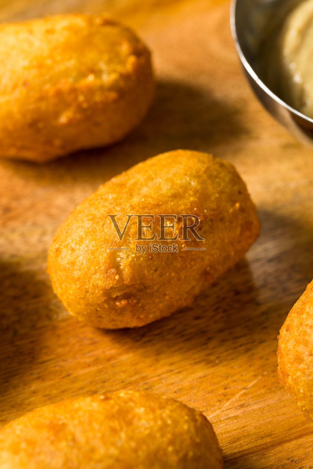 自制迷你炸玉米热狗照片摄影图片