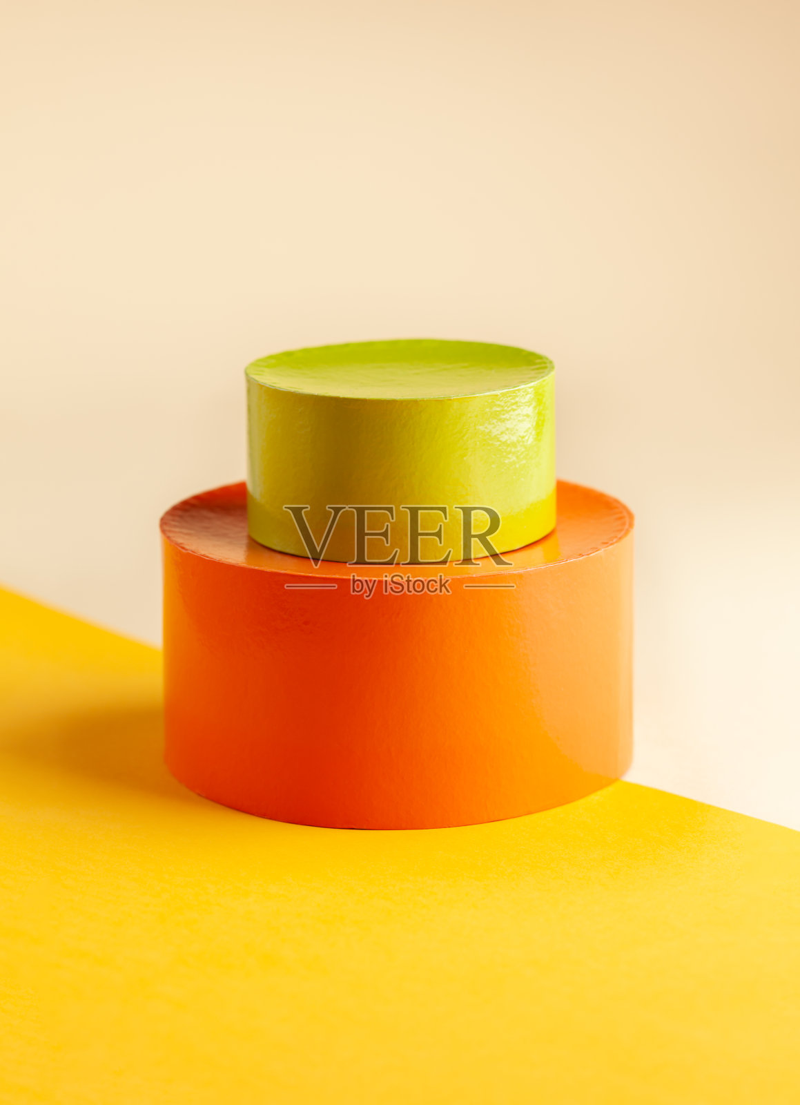 产品展示或展览用的圆形空讲台。照片摄影图片