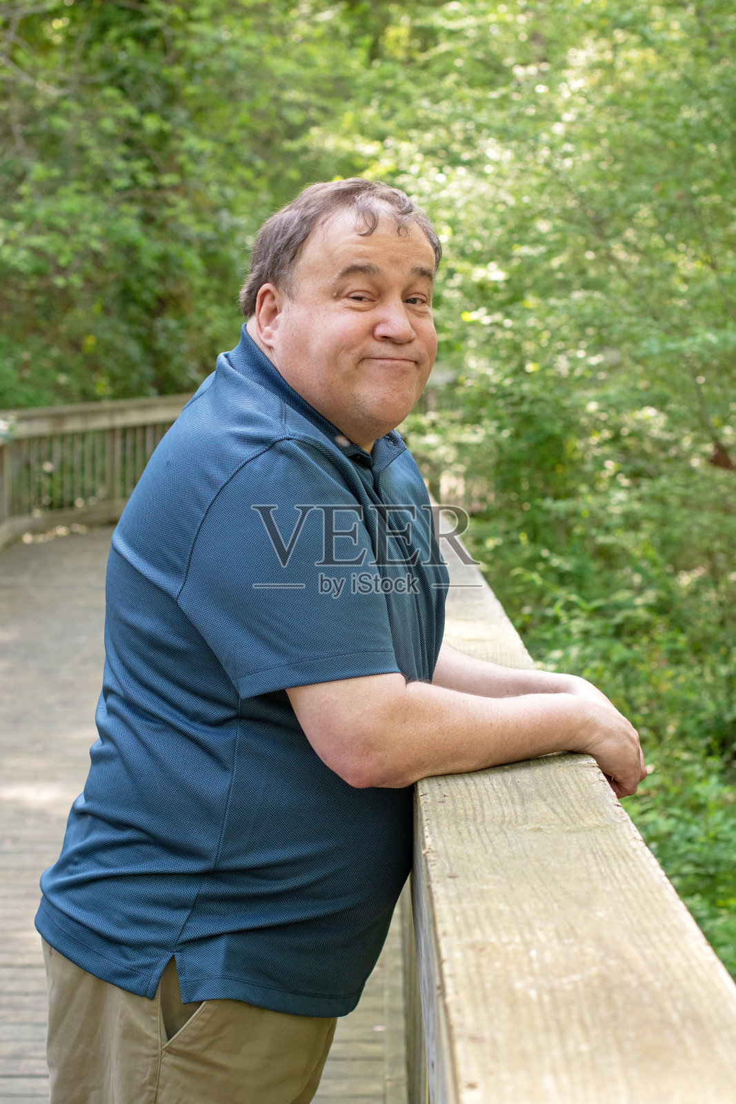 患有自闭症的男人照片摄影图片