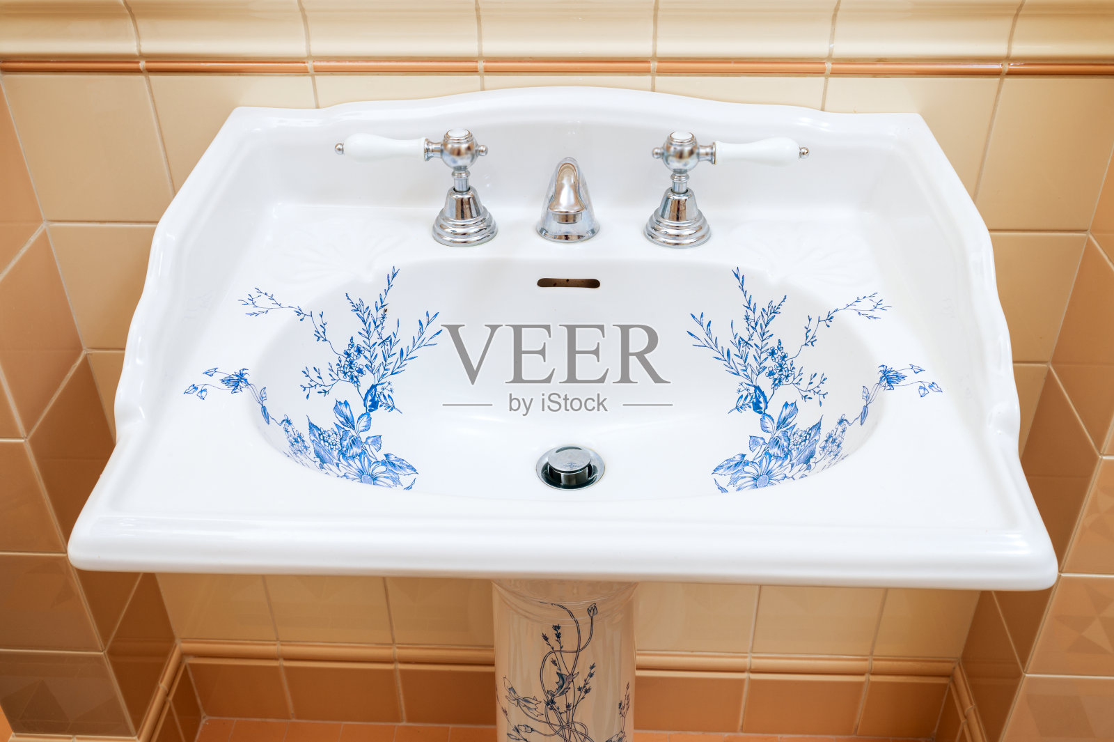 白色脸盆照片摄影图片