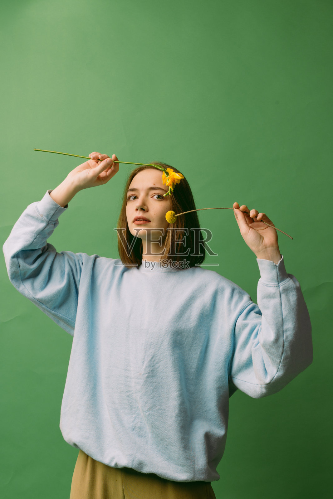 年轻美丽的女人的肖像照片摄影图片