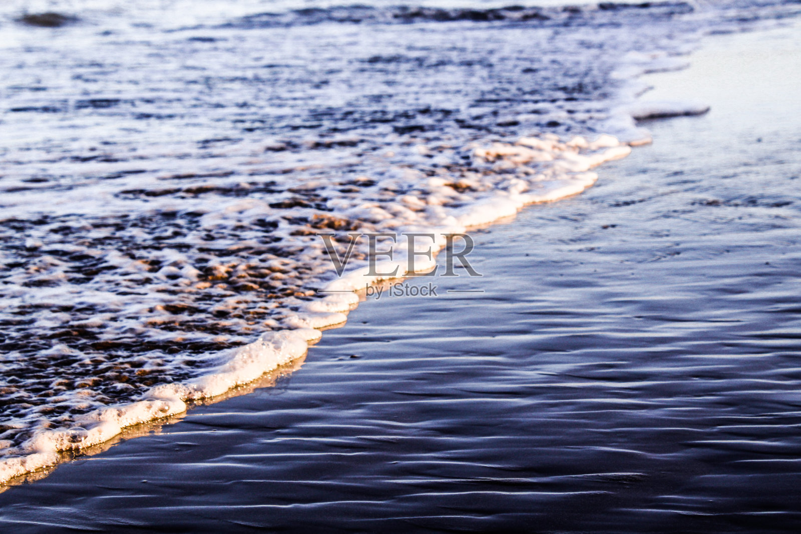 海滩海浪照片摄影图片