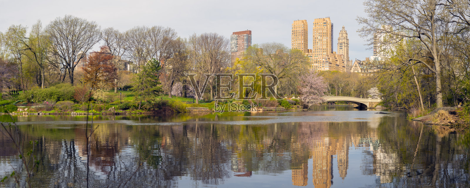 春天的弓形桥照片摄影图片