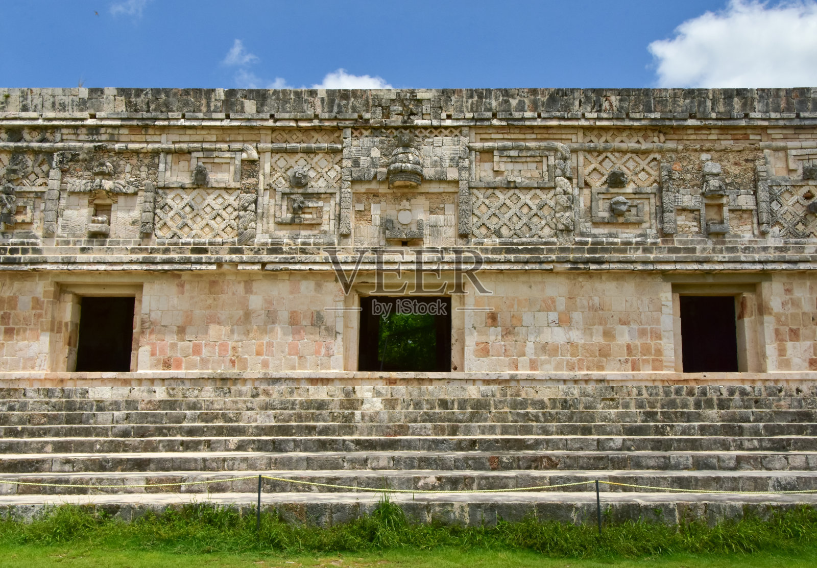 乌克斯马尔的尼姑庵四合院,墨西哥的一个玛雅古城照片摄影图片