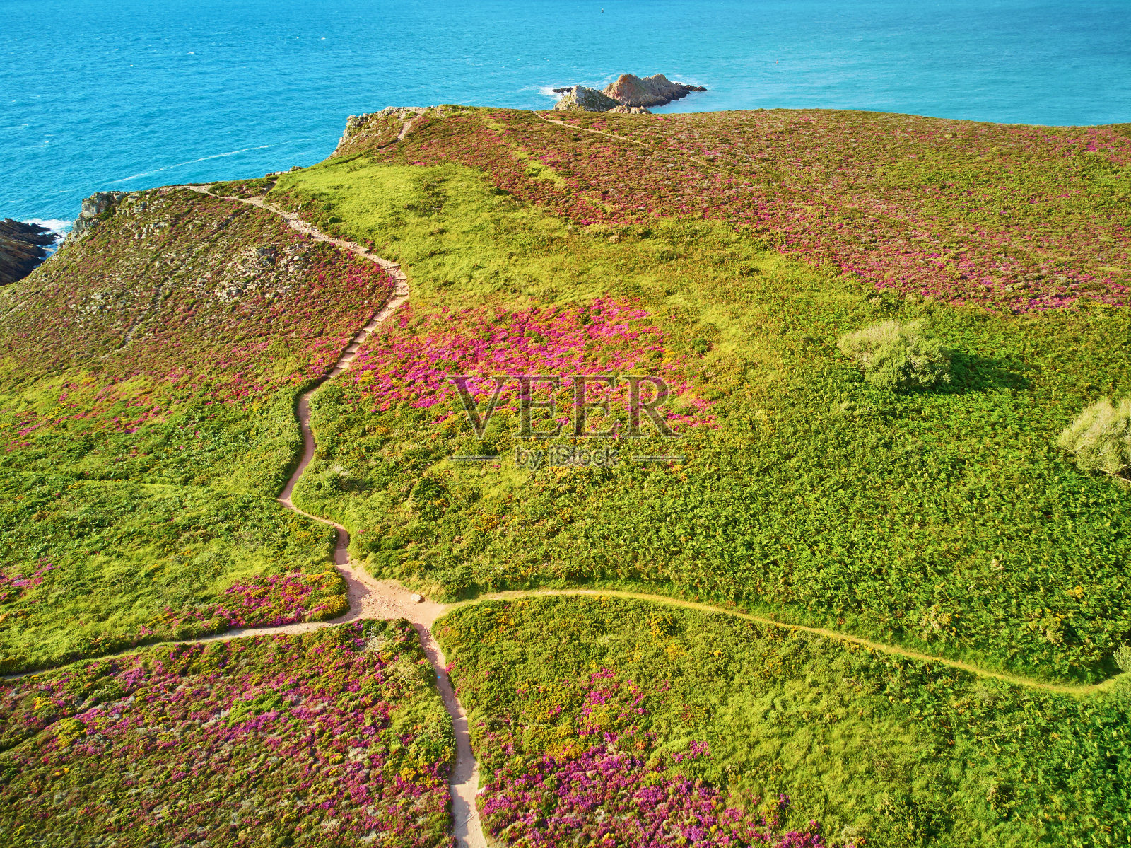法国布列塔尼最受欢迎的旅游目的地之一的德尔基角的风景照片摄影图片