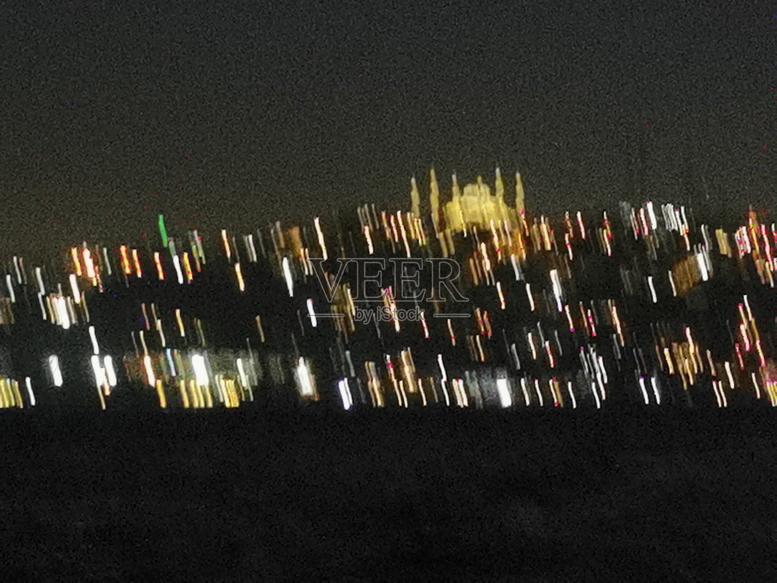 博斯普鲁斯海峡的夜景照片摄影图片