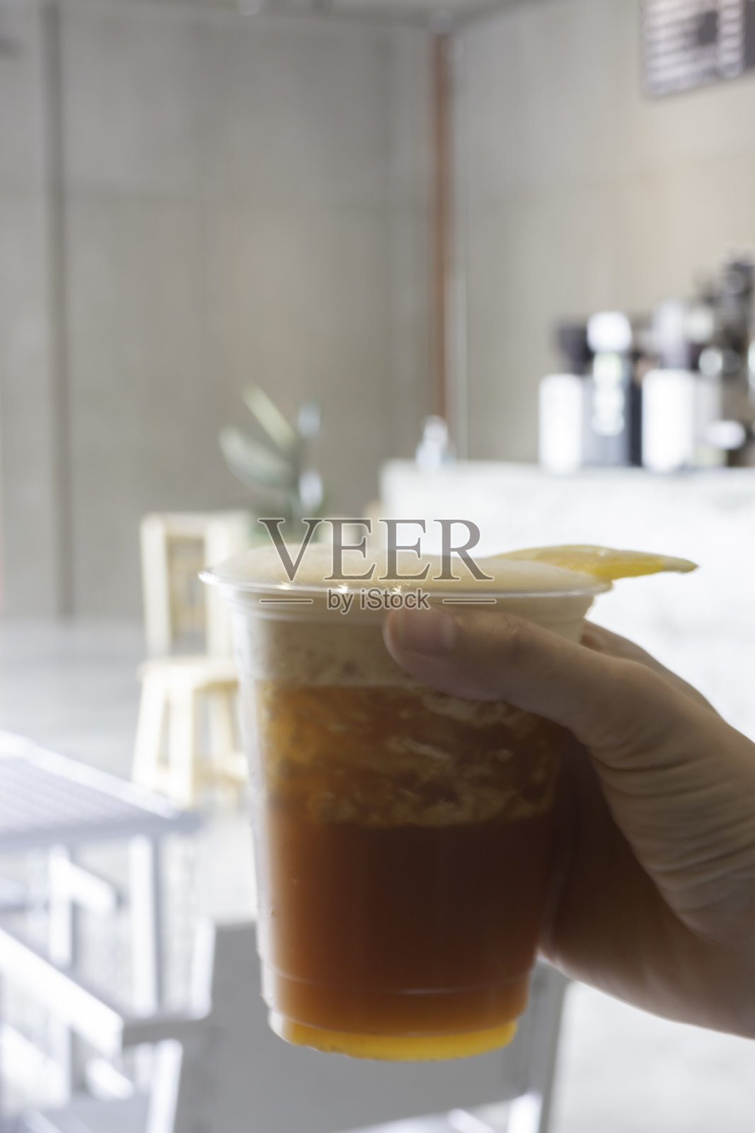 橙汁和浓咖啡或红茶加橙汁照片摄影图片