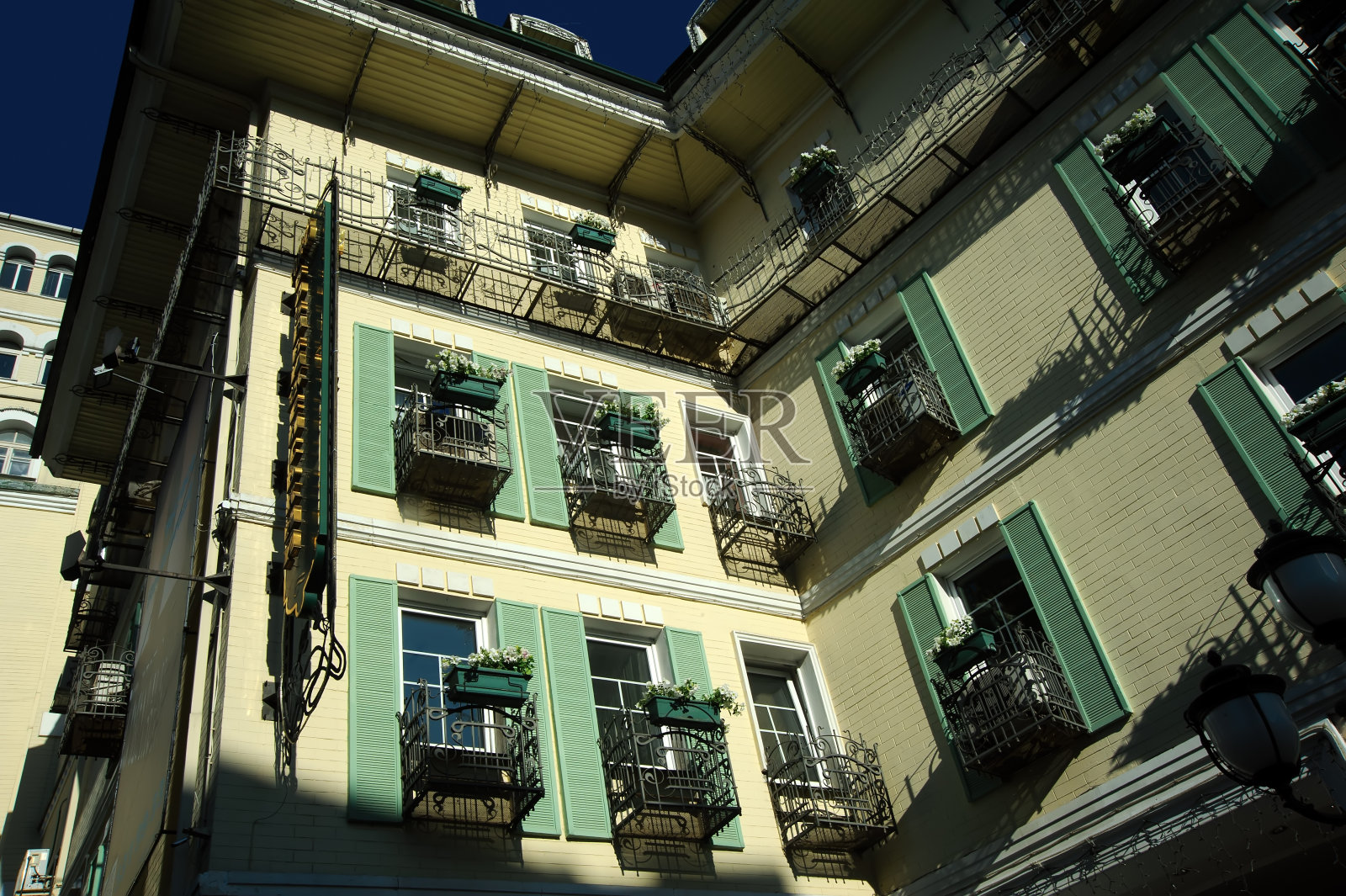 乌克兰基辅Vozdvizhenka街的城市景观照片摄影图片