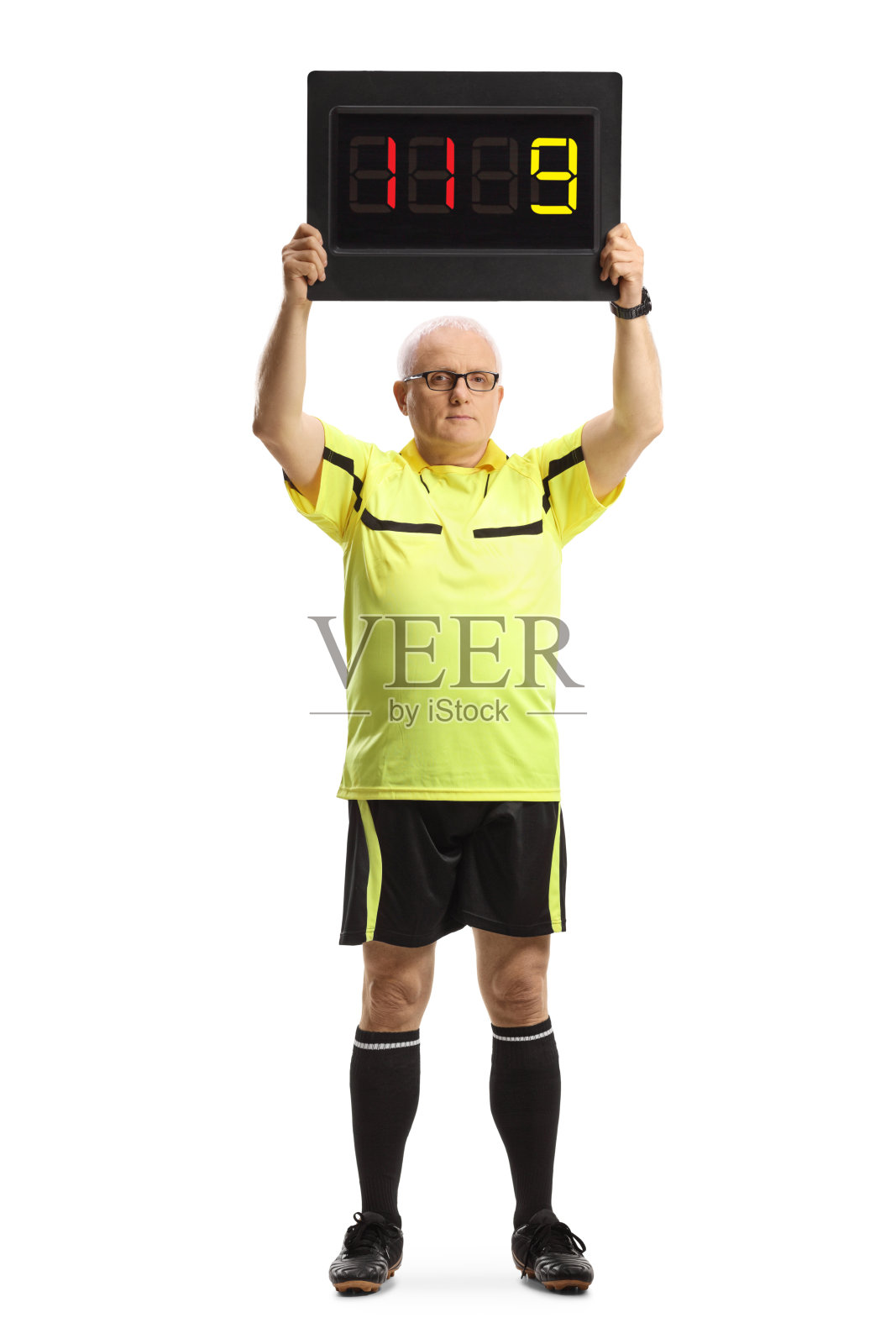 足球裁判出示换人板照片摄影图片