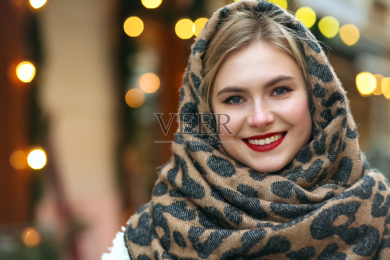 时尚少女户外照片摄影图片