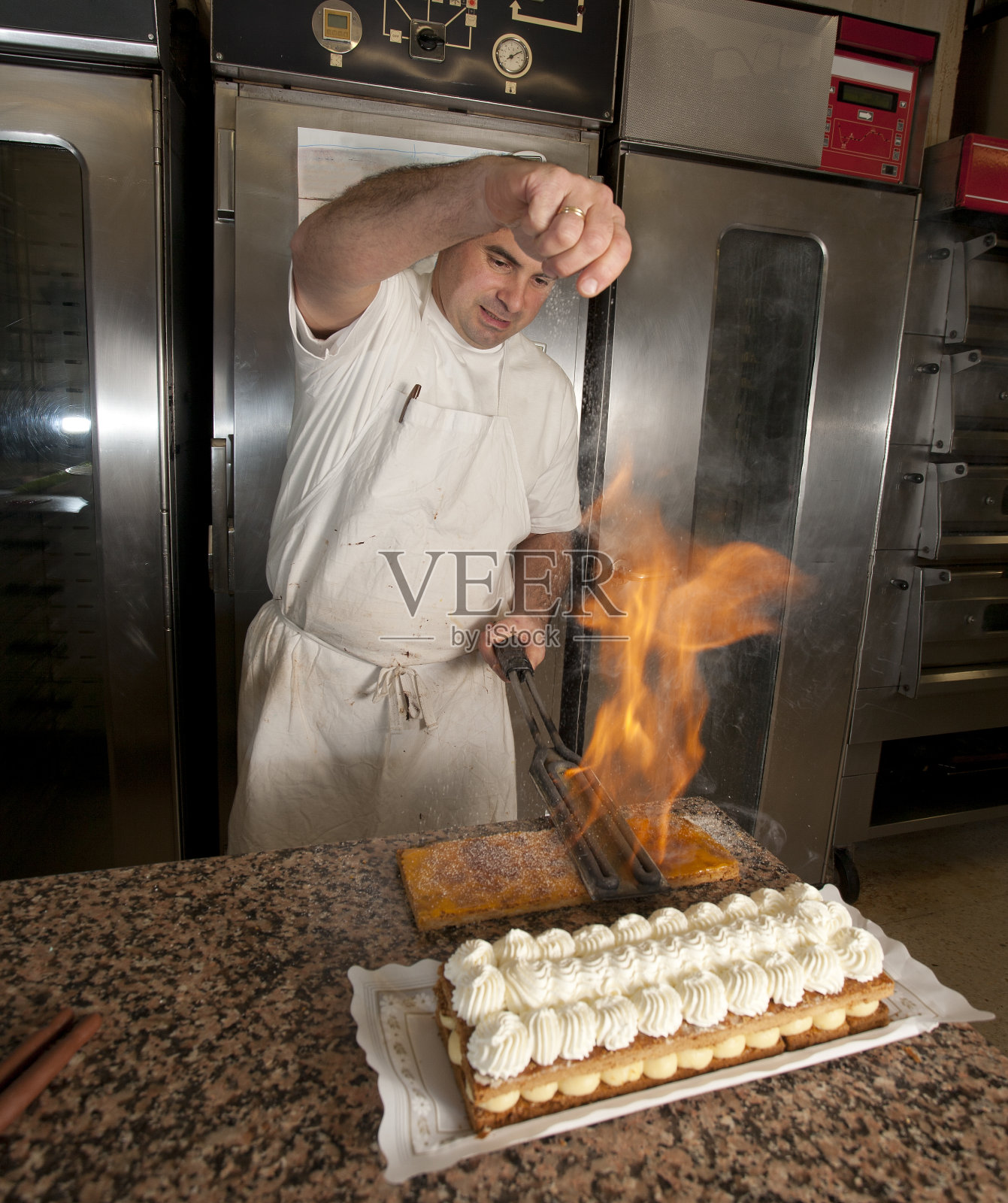 准备千层酥皮照片摄影图片