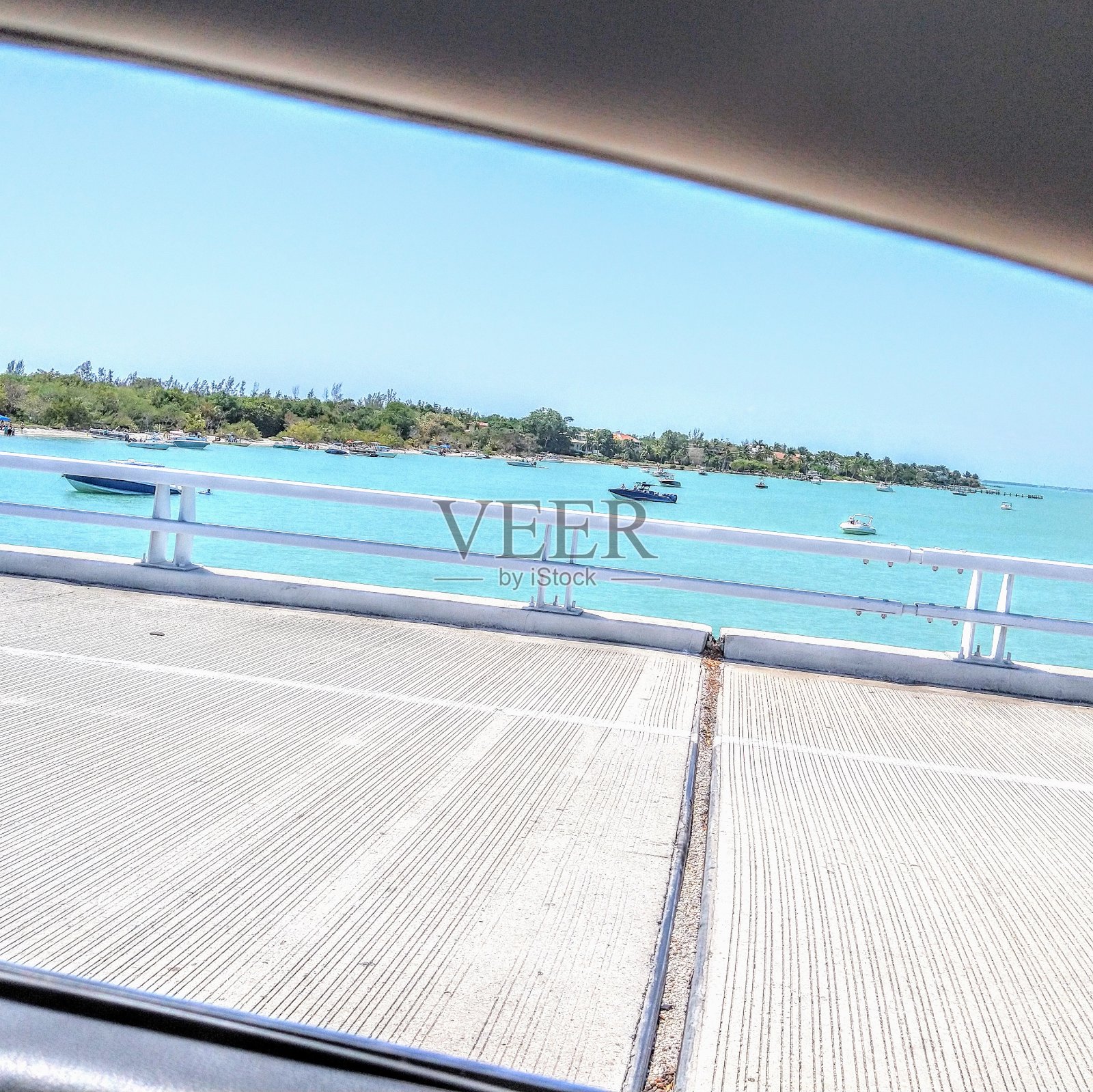 至少堵车时的景色很漂亮照片摄影图片