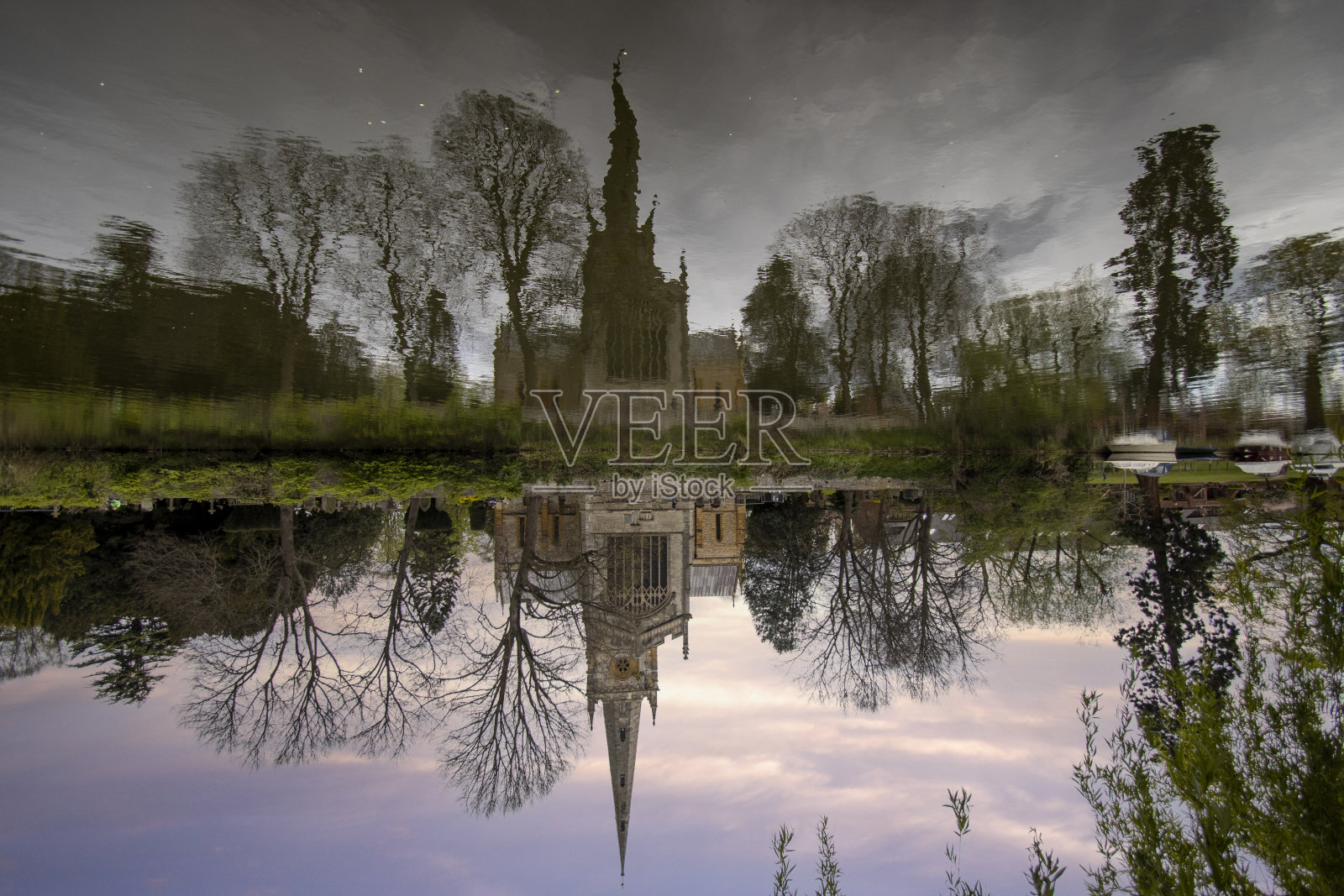 圣三一教堂在埃文河畔斯特拉特福,沃里克郡,英国照片摄影图片