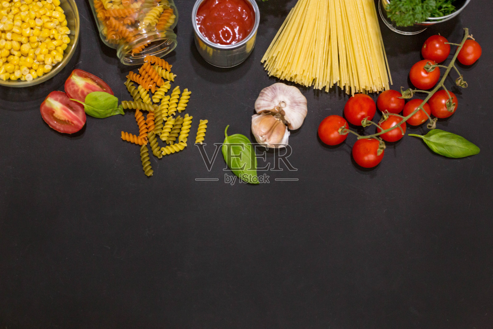 意大利面食的原料照片摄影图片