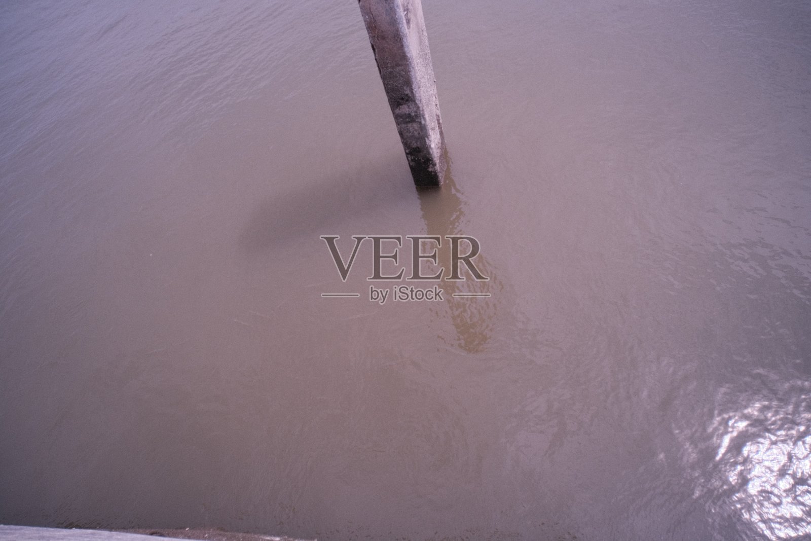 泰国邦那汶的一柱码头照片摄影图片