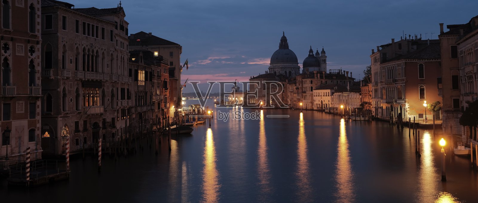城市建筑夜景照片摄影图片