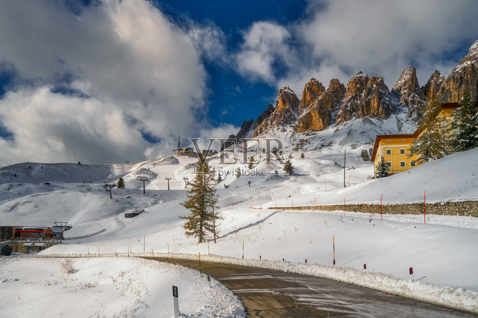 阿尔卑斯山风景,白云石,意大利照片摄影图片