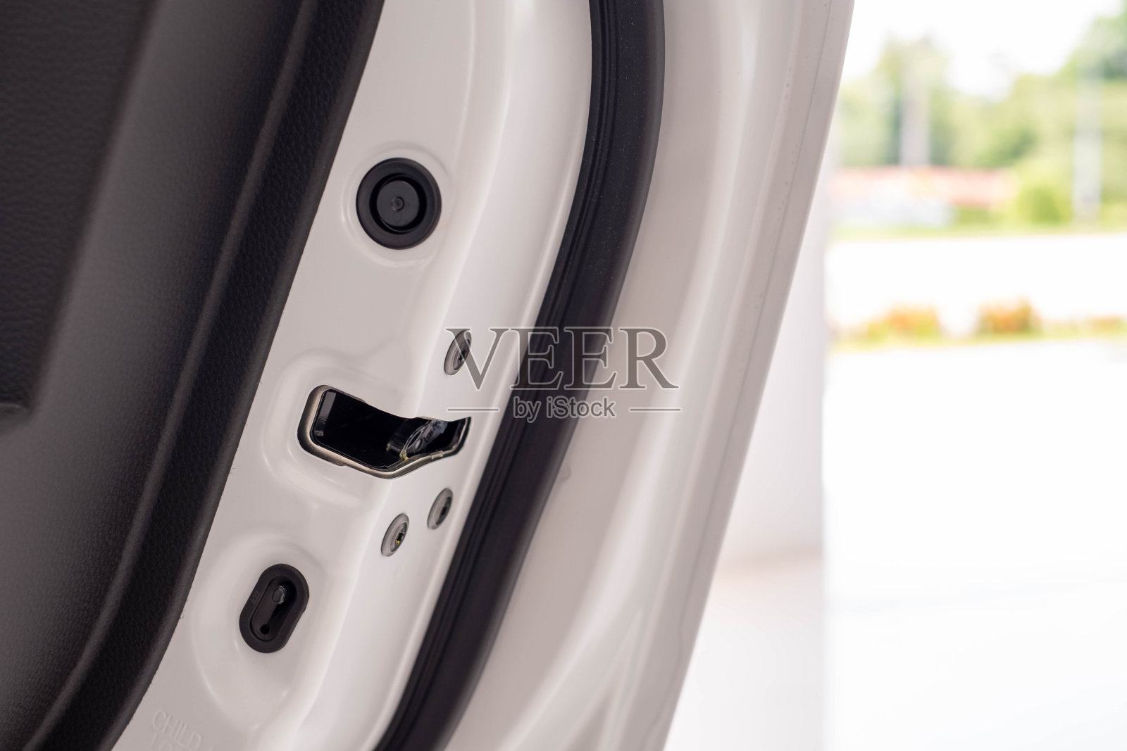 车门锁槽安装在车门上,以保证车内安全照片摄影图片