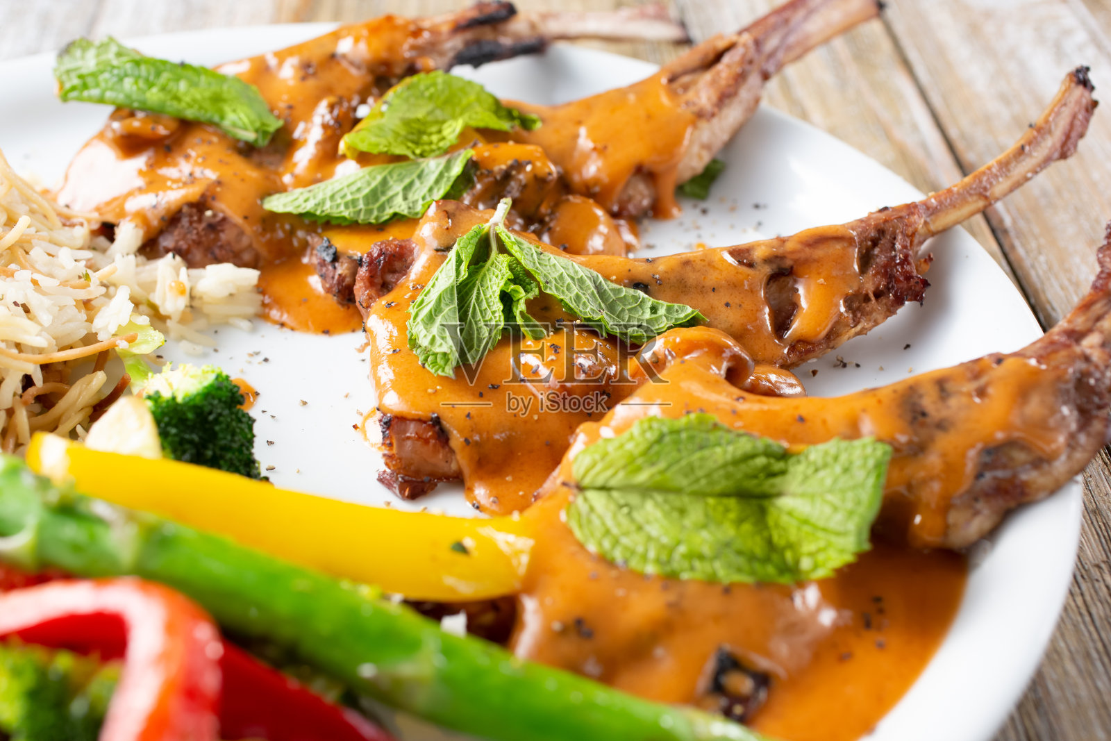 美食羊架盘照片摄影图片