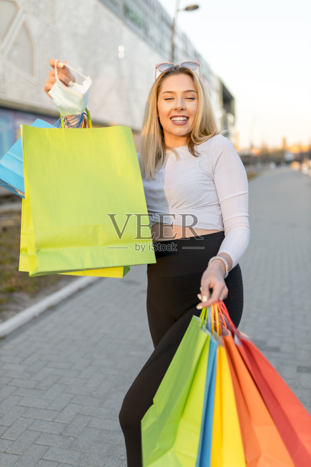 电晕购物照片摄影图片