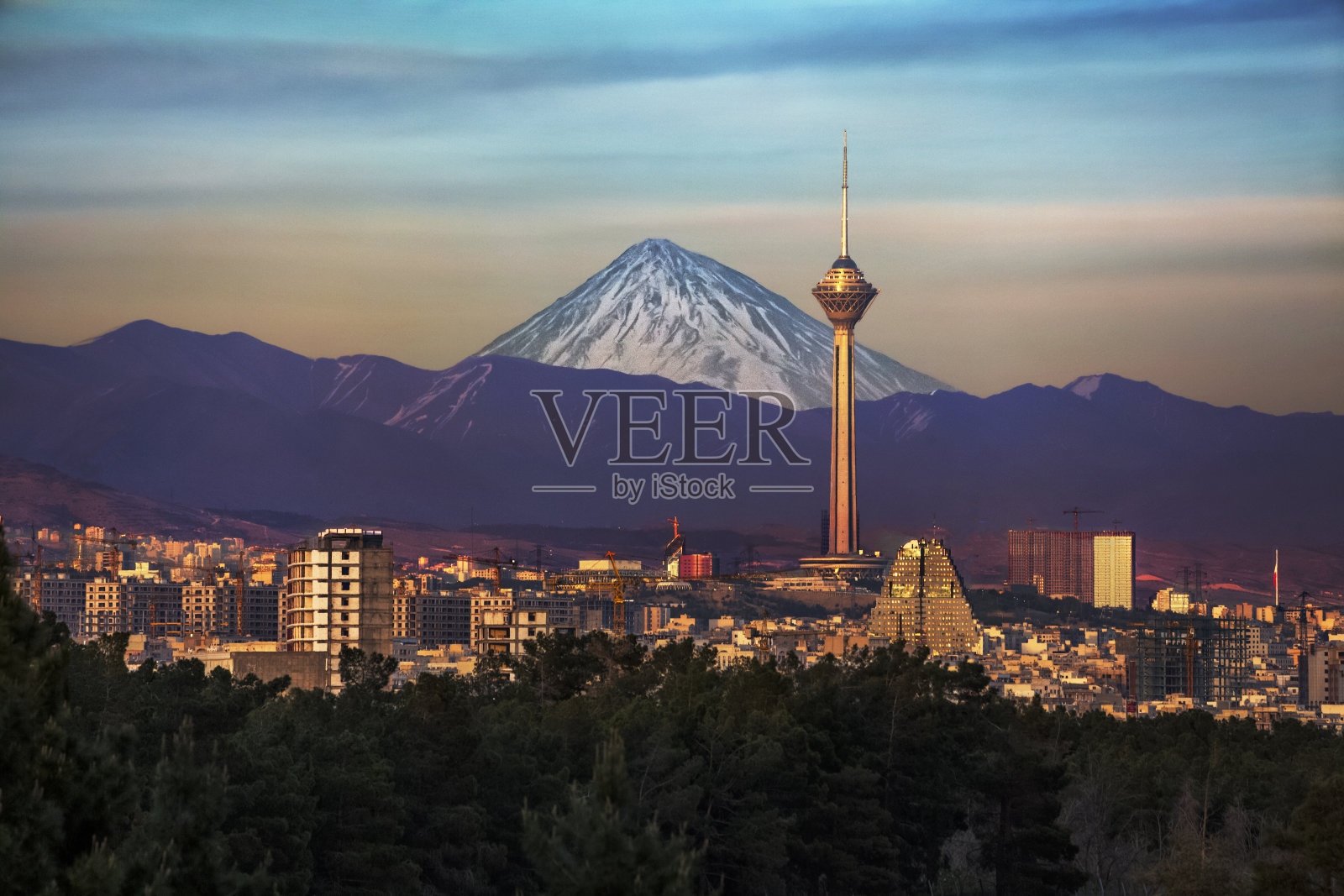 伊朗德黑兰米拉德塔照片摄影图片