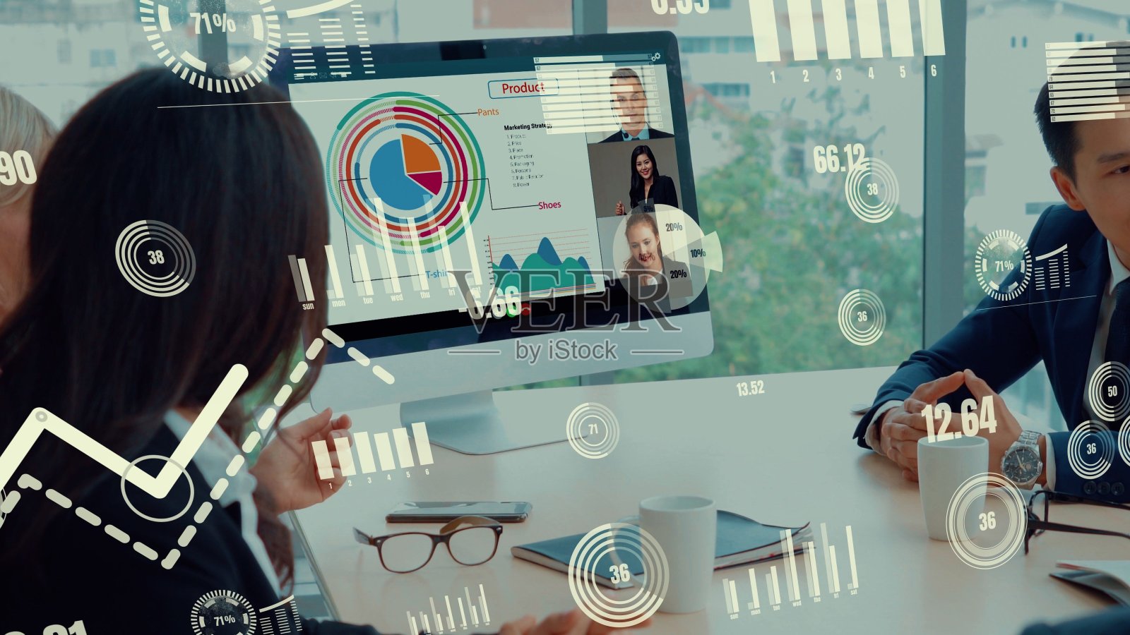 创意视觉的商务人员在一个公司的员工会议上的视频电话照片摄影图片