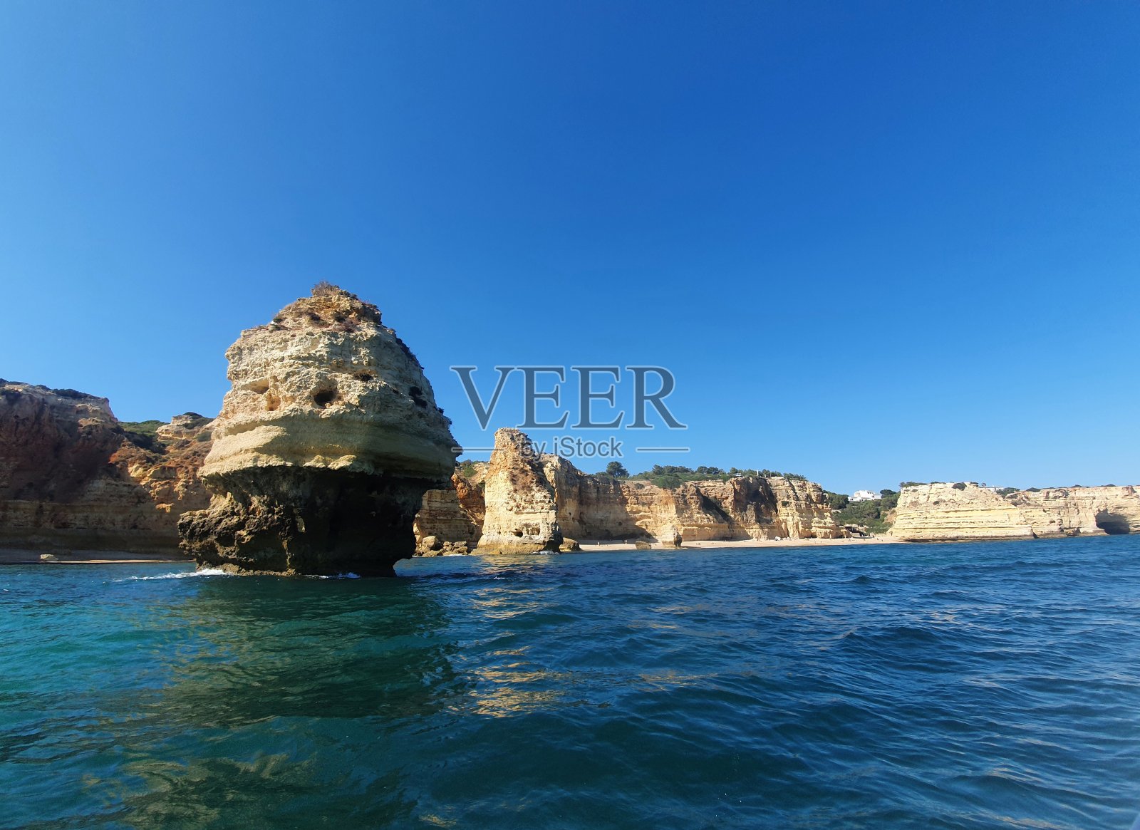 从底部俯瞰普拉亚达马里尼亚照片摄影图片