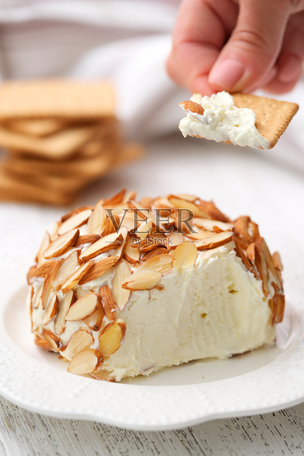 自制经典芝士球。照片摄影图片