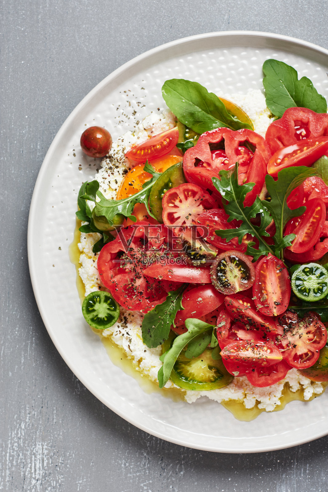 番茄沙拉。照片摄影图片