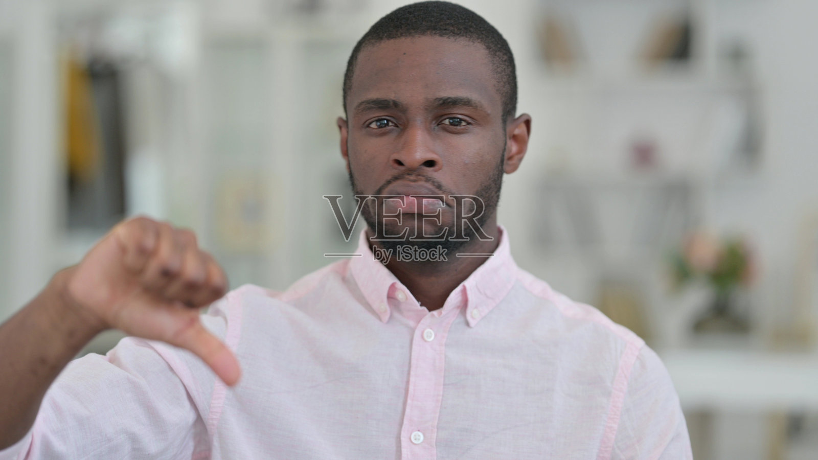 失望的非洲人的肖像照片摄影图片