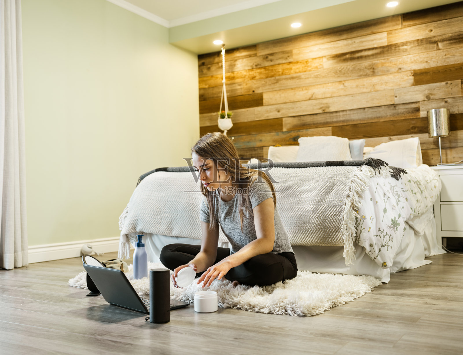 年轻女子个人护理照片摄影图片