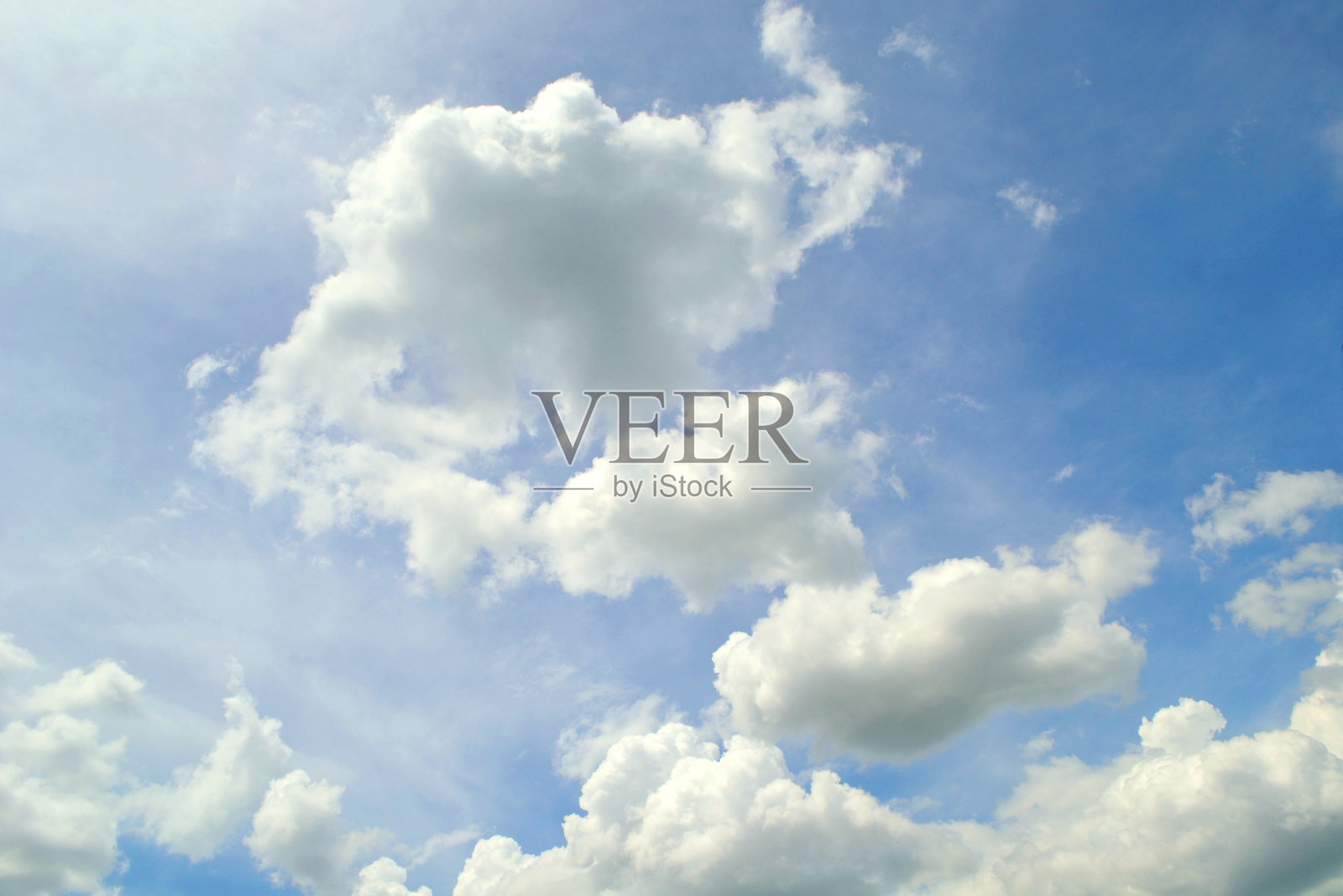 天空中的云彩照片摄影图片