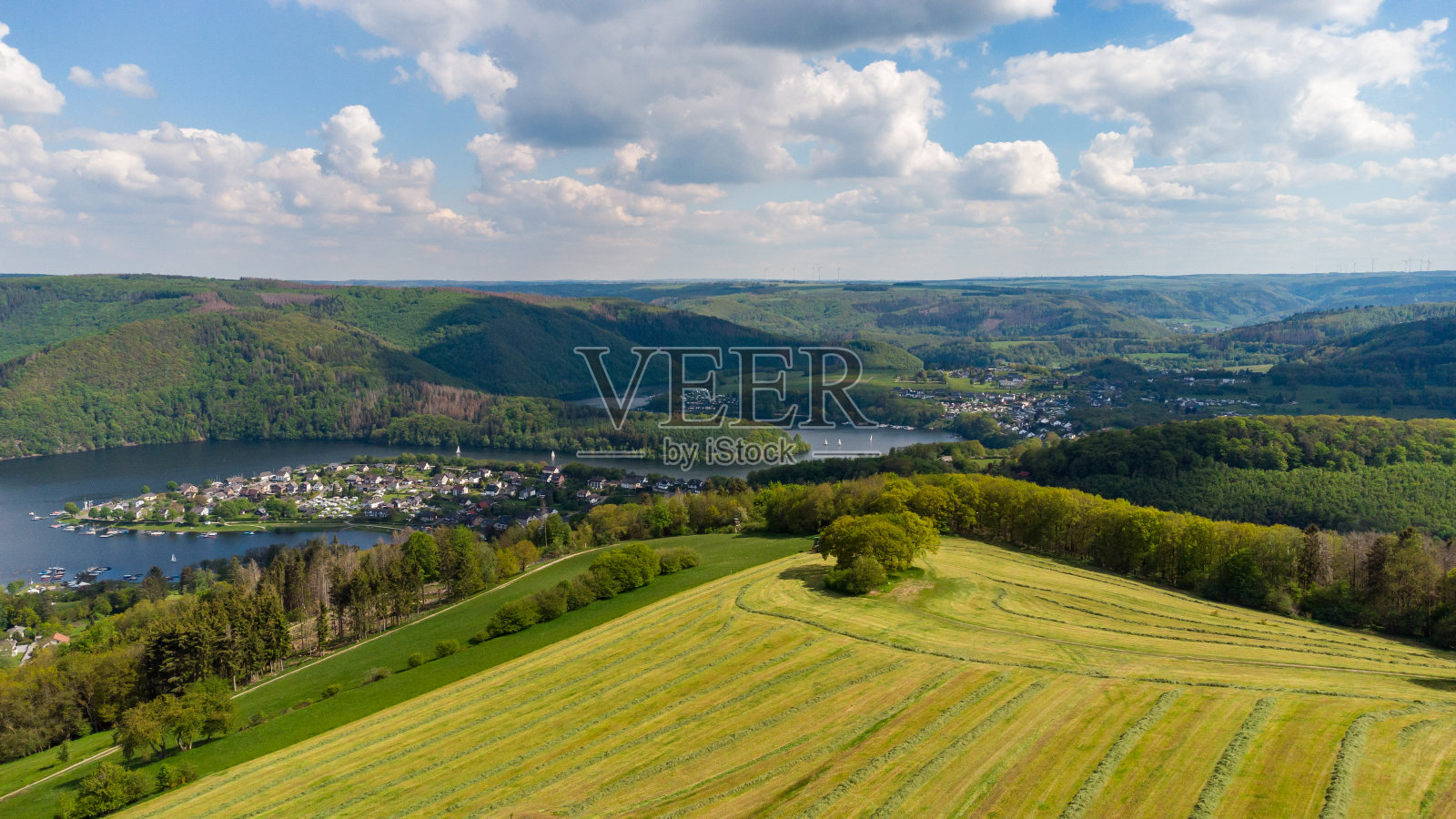 鸟瞰图的鲁西在艾菲尔地区,德国照片摄影图片