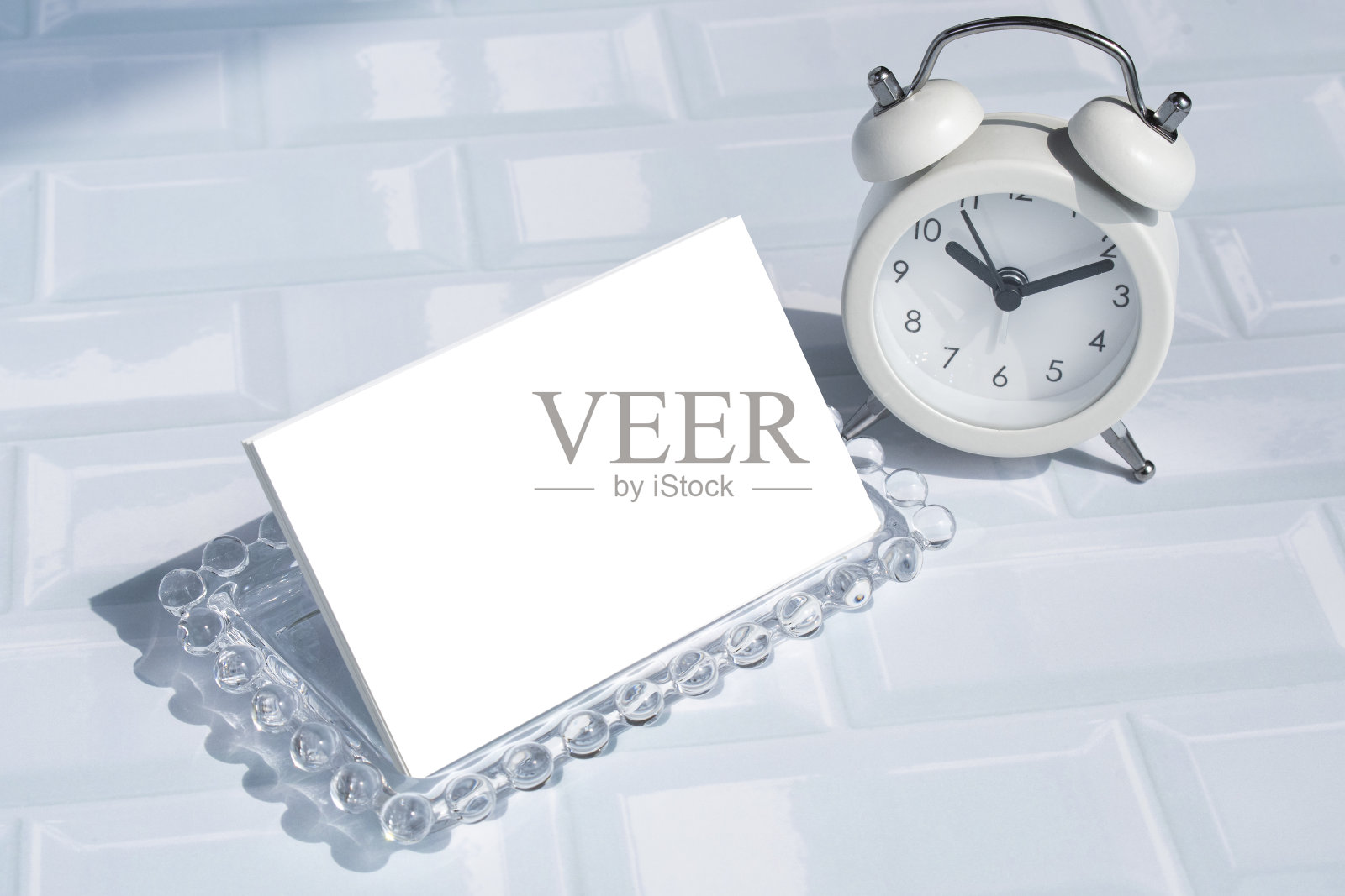 在瓷砖背景上的名片图像照片摄影图片