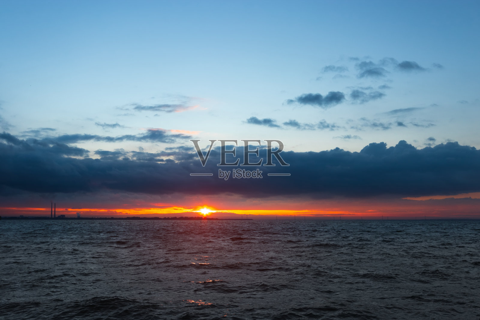 河上的日落照片摄影图片