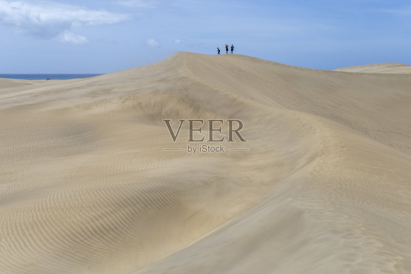 一个炎热的夏天,西班牙,加纳利群岛,马斯帕洛马斯的沙丘。照片摄影图片