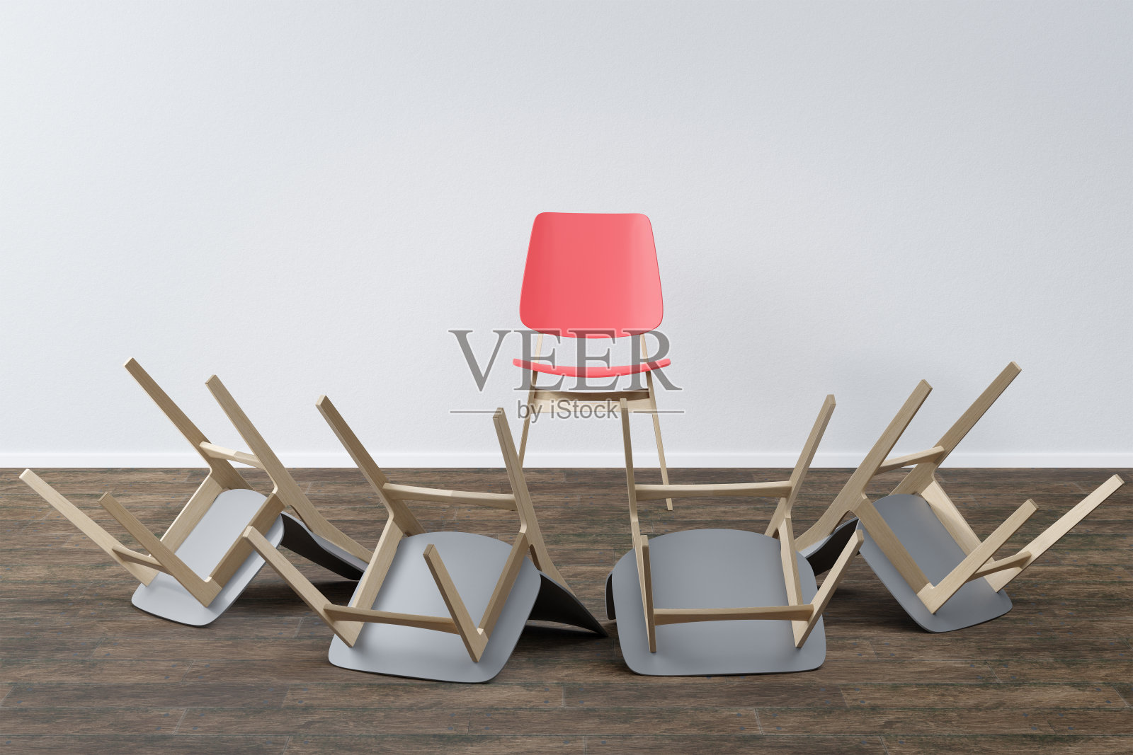 空房间里的一把椅子。简约主义的概念。照片摄影图片