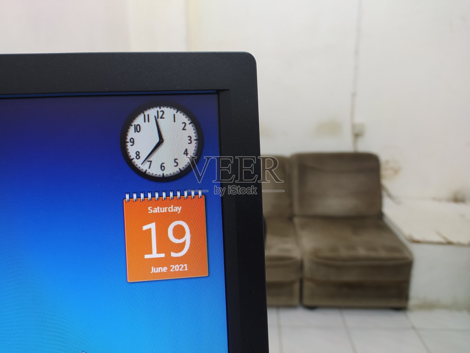 办公室电脑显示器照片摄影图片