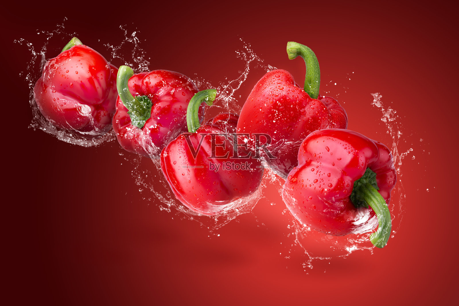 红柿子椒被孤立在白色的背景上照片摄影图片