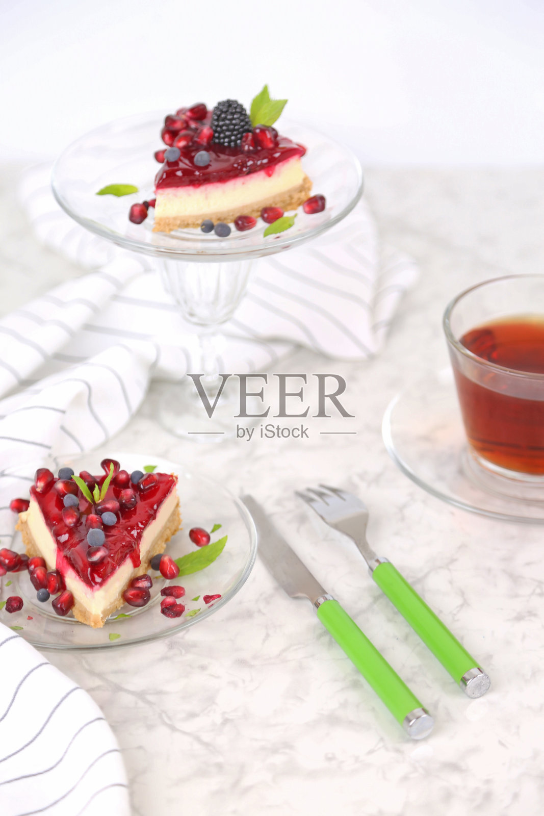 自制有机森林水果芝士蛋糕照片摄影图片