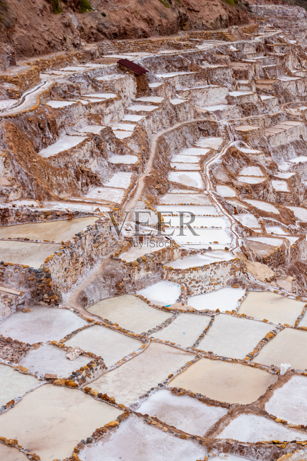库斯科圣谷Las Salineras de Maras的天然盐池照片摄影图片